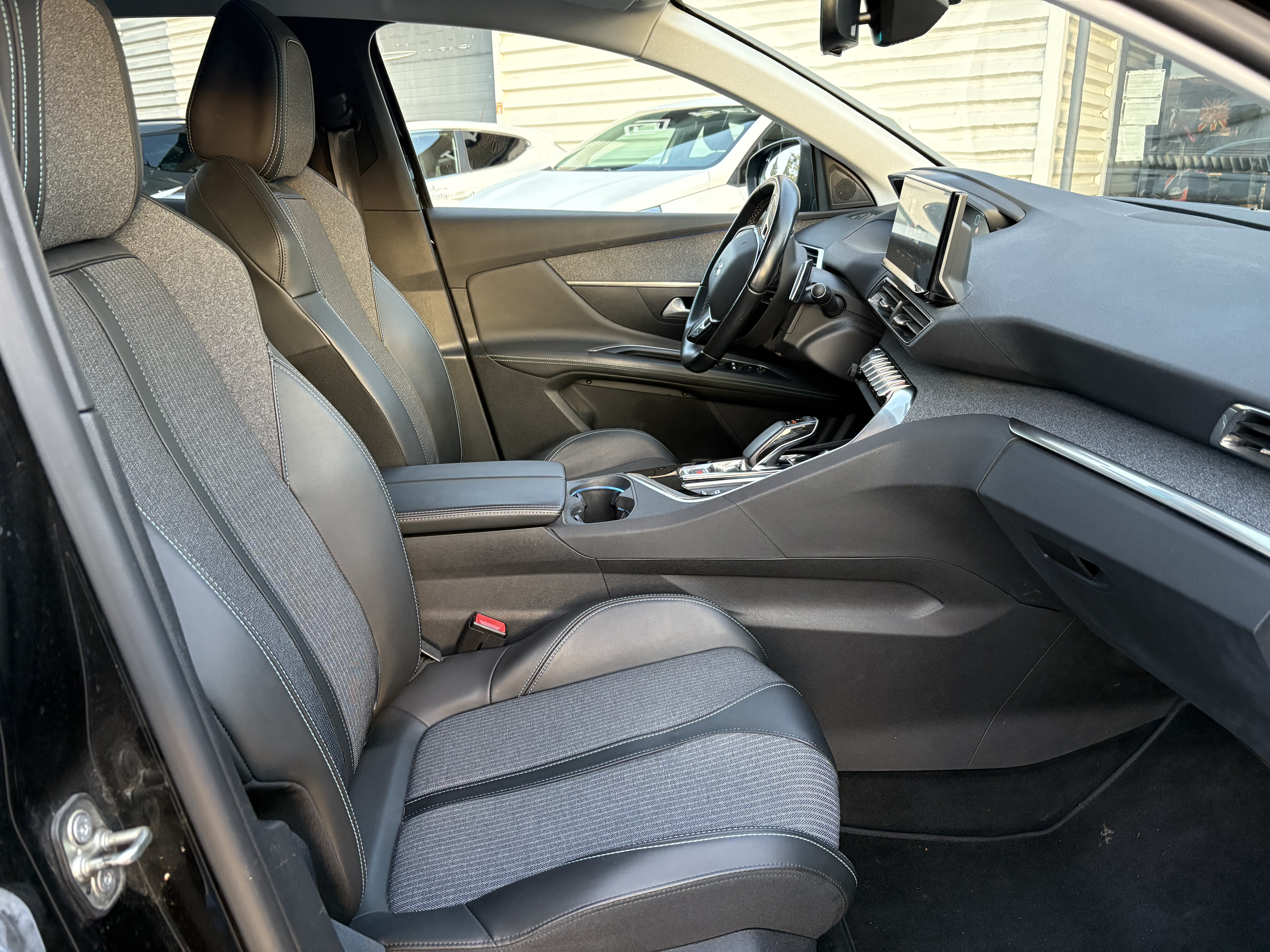 Peugeot 3008 Plug-in Hybrid 225ch Allure Pack e-EAT8